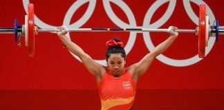 ਭਾਰਤੀ ਵੇਟਲਿਫਟਰ ਮੀਰਾਬਾਈ ਚਾਨੂ ਨੇ ਟੋਕੀਓ ਉਲੰਪਿਕ ਖੇਡਾਂ ‘ਚ ਚਾਂਦੀ ਦਾ ਤਗਮਾ ਜਿੱਤ ਕੇ ਰਚਿਆ ਇਤਿਹਾਸ
