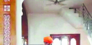 ‘ਵਾਰਿਸ ਪੰਜਾਬ ਦੇ’ ਜਥੇਬੰਦੀ ਦੇ ਪ੍ਰਮੁੱਖ ਅੰਮ੍ਰਿਤਪਾਲ ਸਿੰਘ ਪਿੰਡ ਰੋਡੇ ਤੋਂ ਗ੍ਰਿਫ਼ਤਾਰ, ਪੰਜਾਬ ’ਚ ਚੌਕਸੀ ਵਧਾਈ